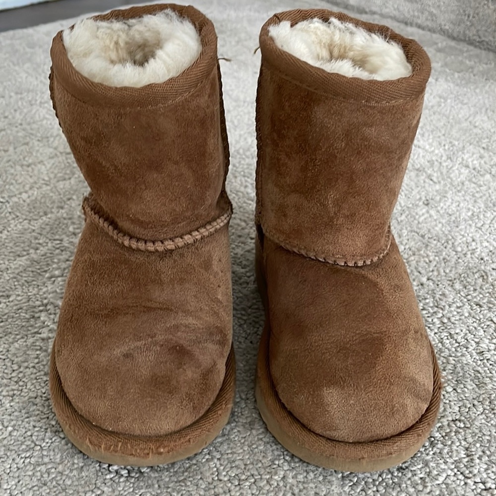 Authentic Ugg Toddler classic short boots